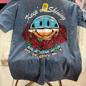 “M@rket” Graphic Tee with Smiley and Roses